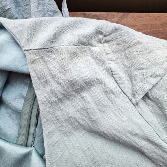 Unbranded light green faux wrap dress with tie and tulip sleeve est. Sz  L - Picture 13 of 13